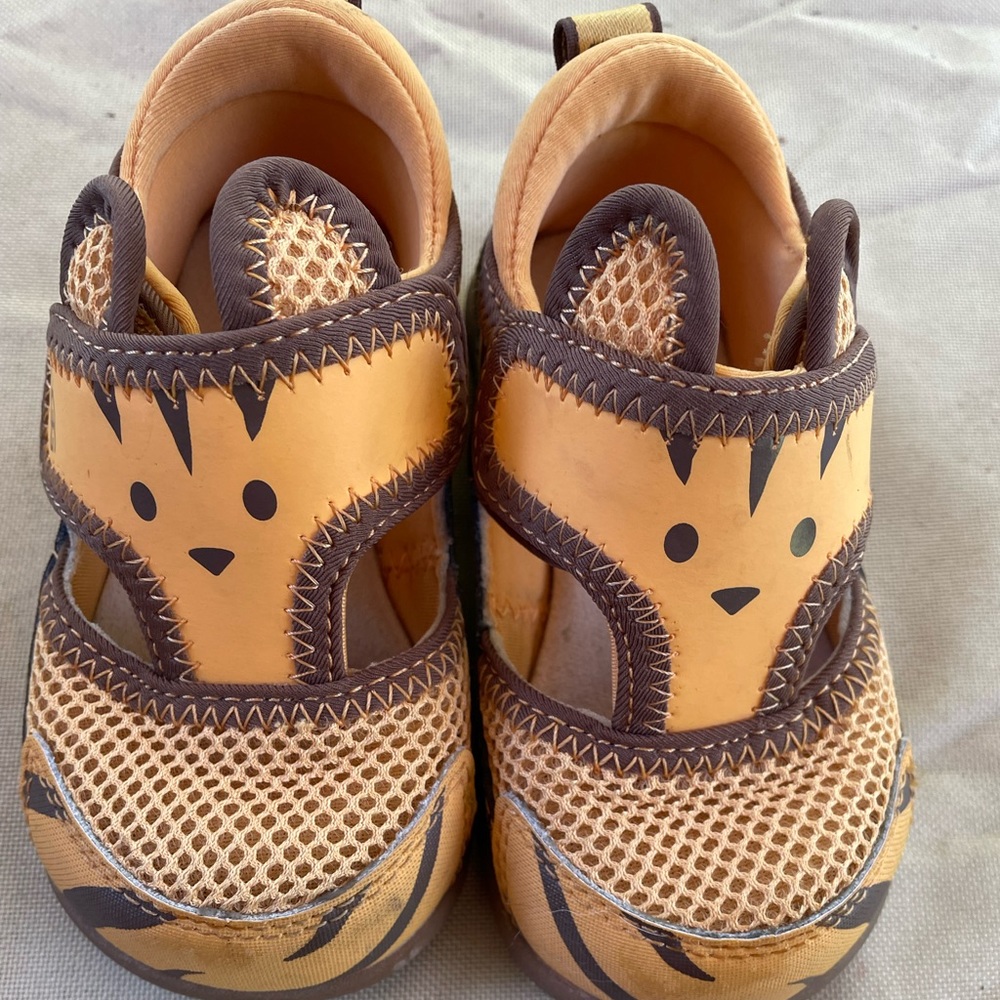 SOLD: UGG Toddler Tiger Sandals